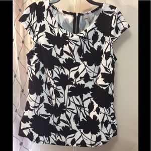 Stretch Black and white top